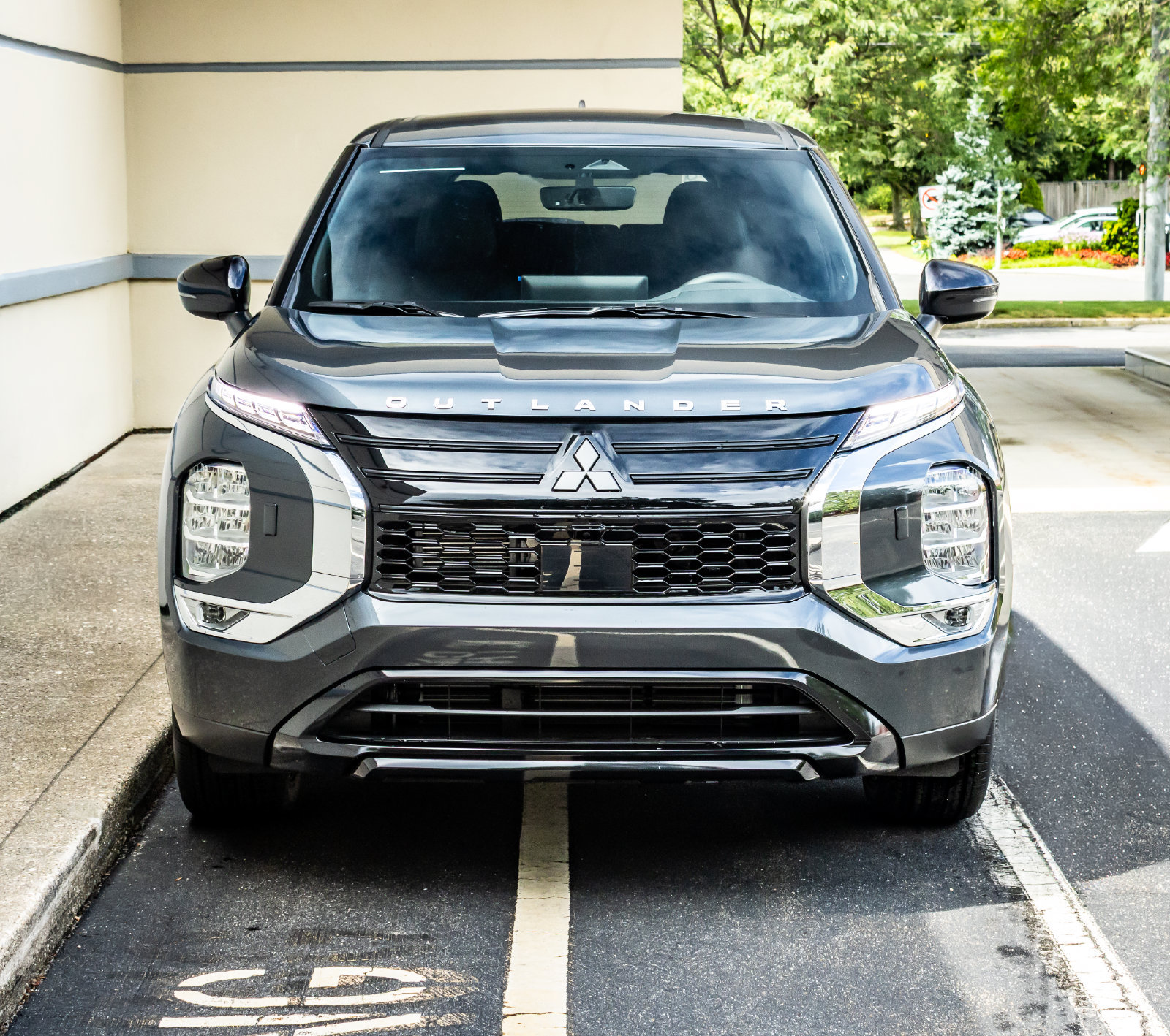 New 2026 Mitsubishi Outlander LE AWD/4WD image 2