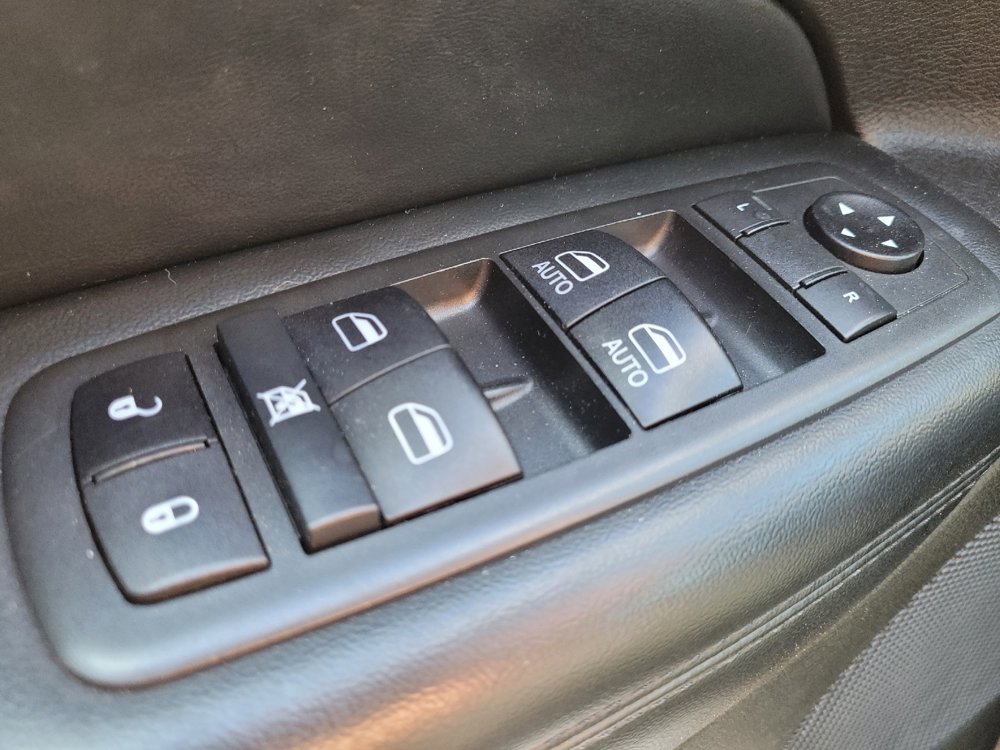 Used 2021 Jeep Grand Cherokee Limited w/ Luxury Group II RWD image 27