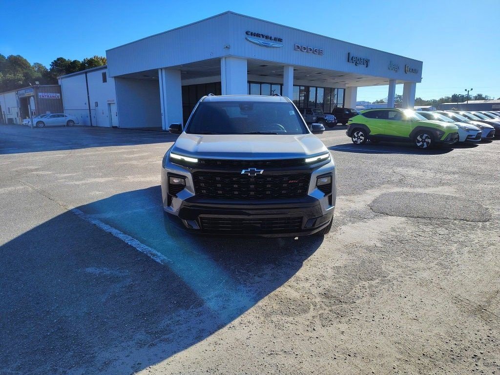 Used 2024 Chevrolet Traverse RS w/ LPO, Floor Liner Package image 3