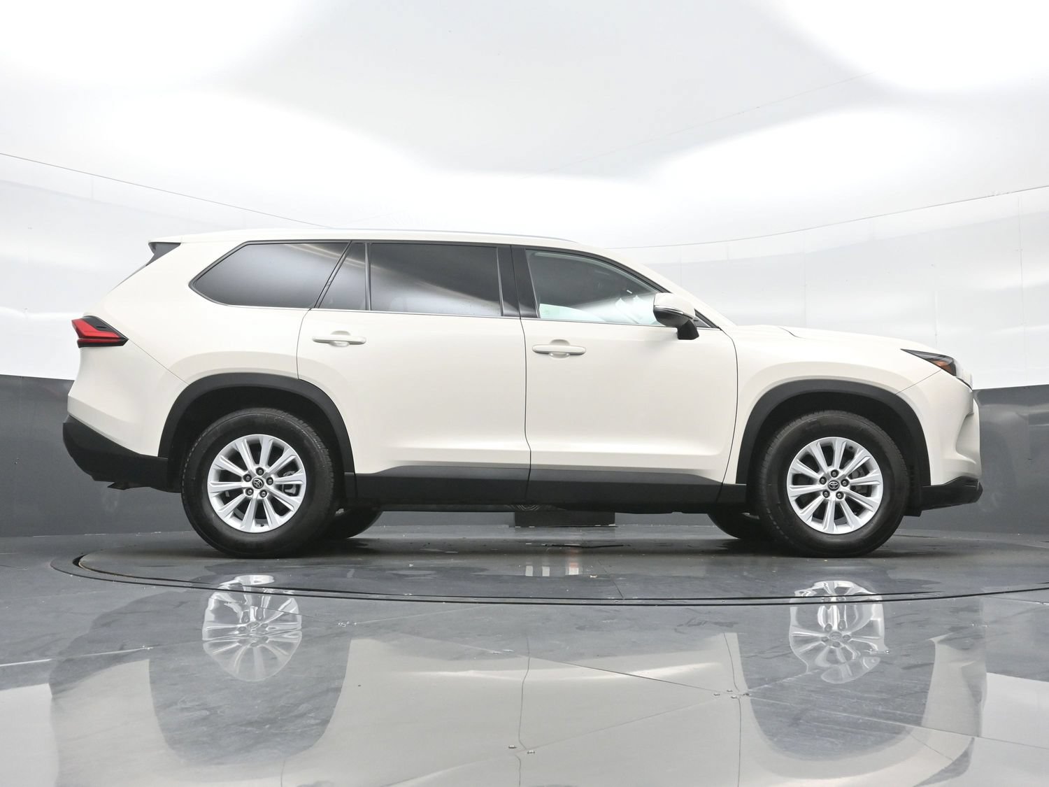 Used 2024 Toyota Grand Highlander AWD image 35