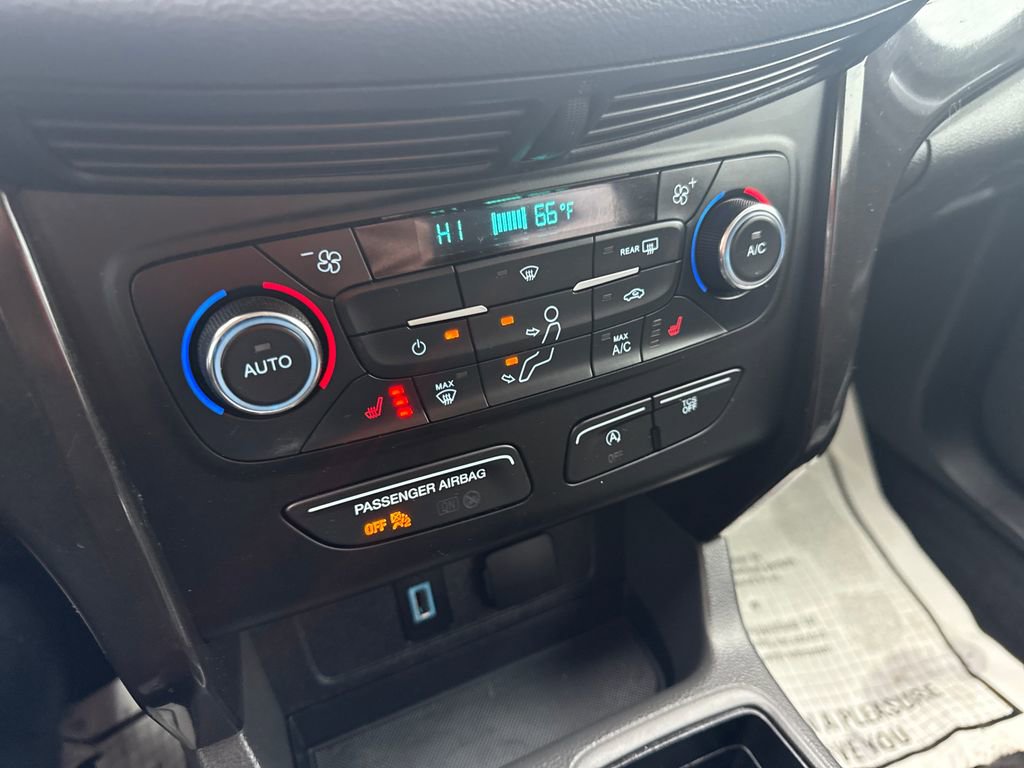 Used 2017 Ford Escape SE w/ Equipment Group 201A image 38