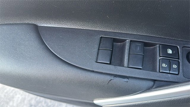 Used 2024 Toyota Corolla Cross LE image 12