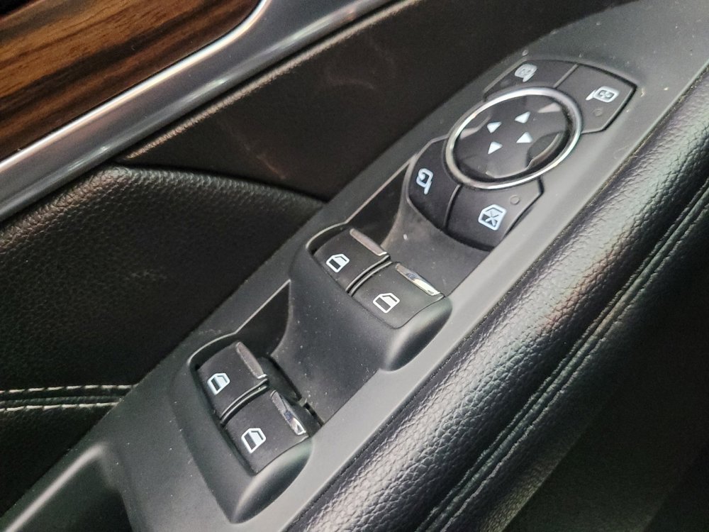 Used 2017 Ford Explorer Limited image 27
