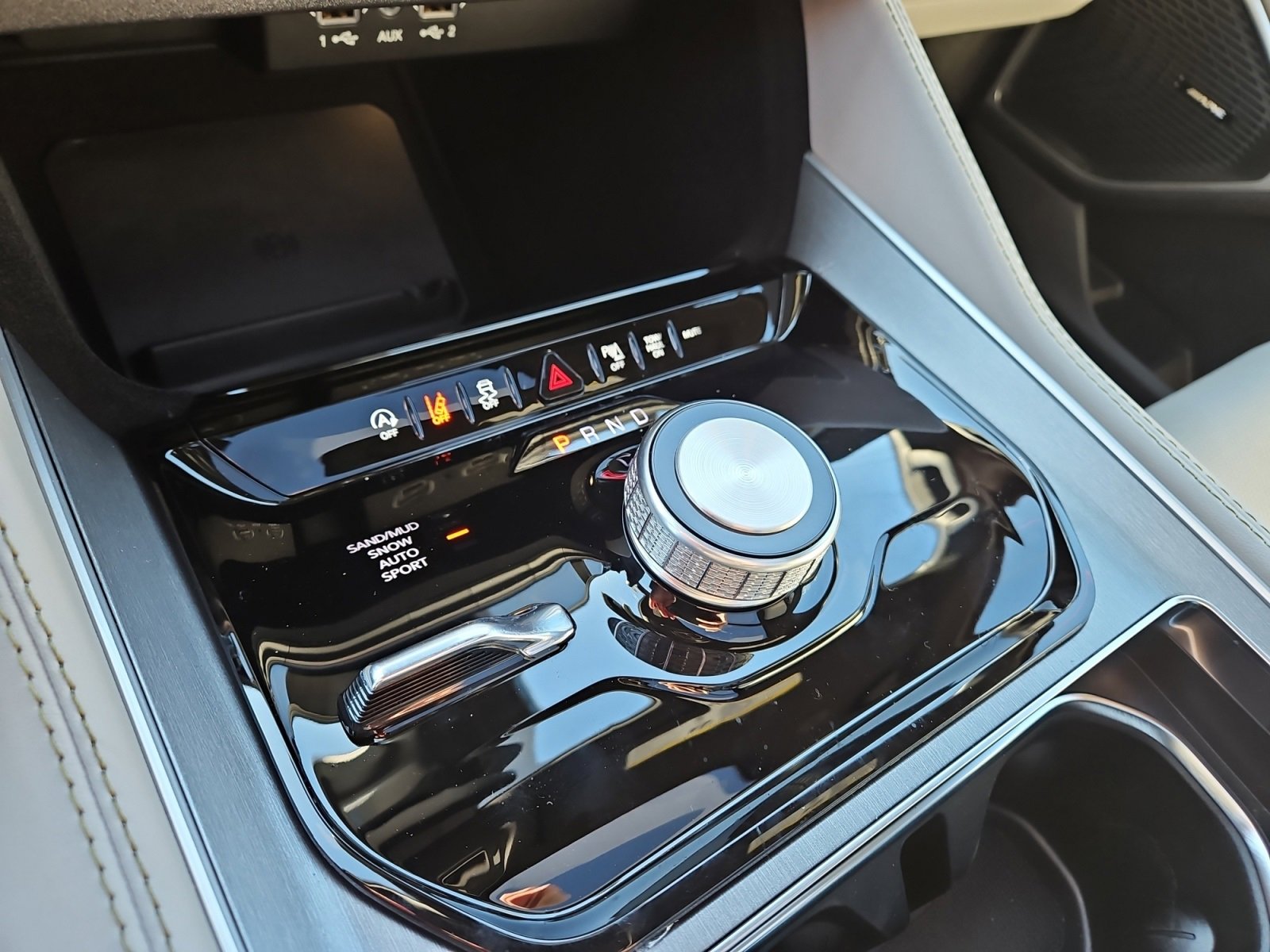 New 2025 Jeep Wagoneer 4WD w/ Premium Group I image 27