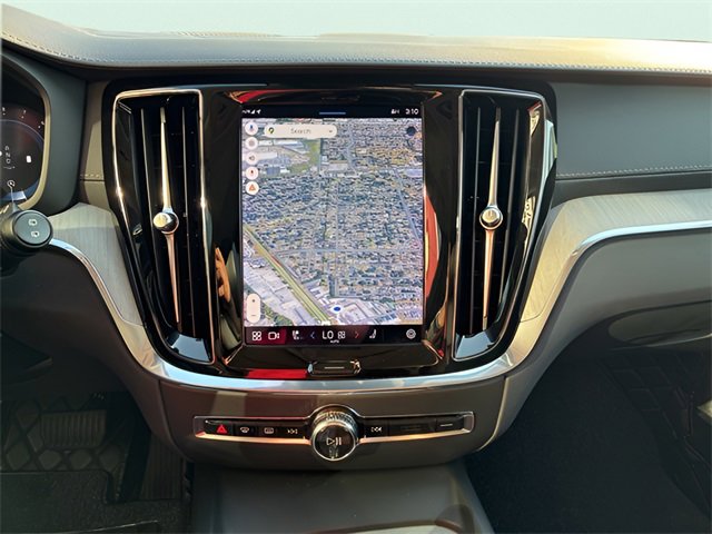 Used 2024 Volvo V60 B5 Cross Country Ultimate w/ Protection Package Premier image 25