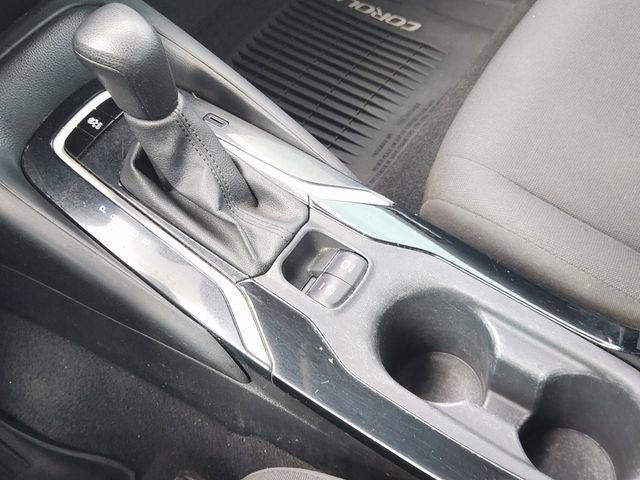 Used 2021 Toyota Corolla LE image 18