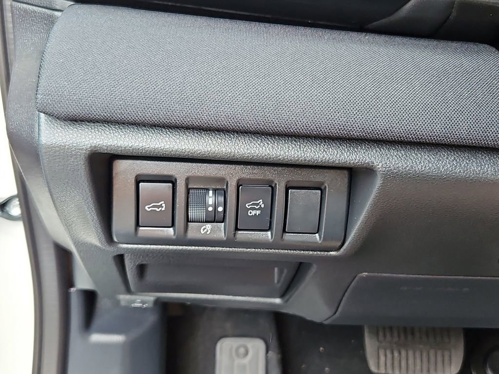 Used 2025 Subaru Outback Premium w/ Popular Package #1A image 13