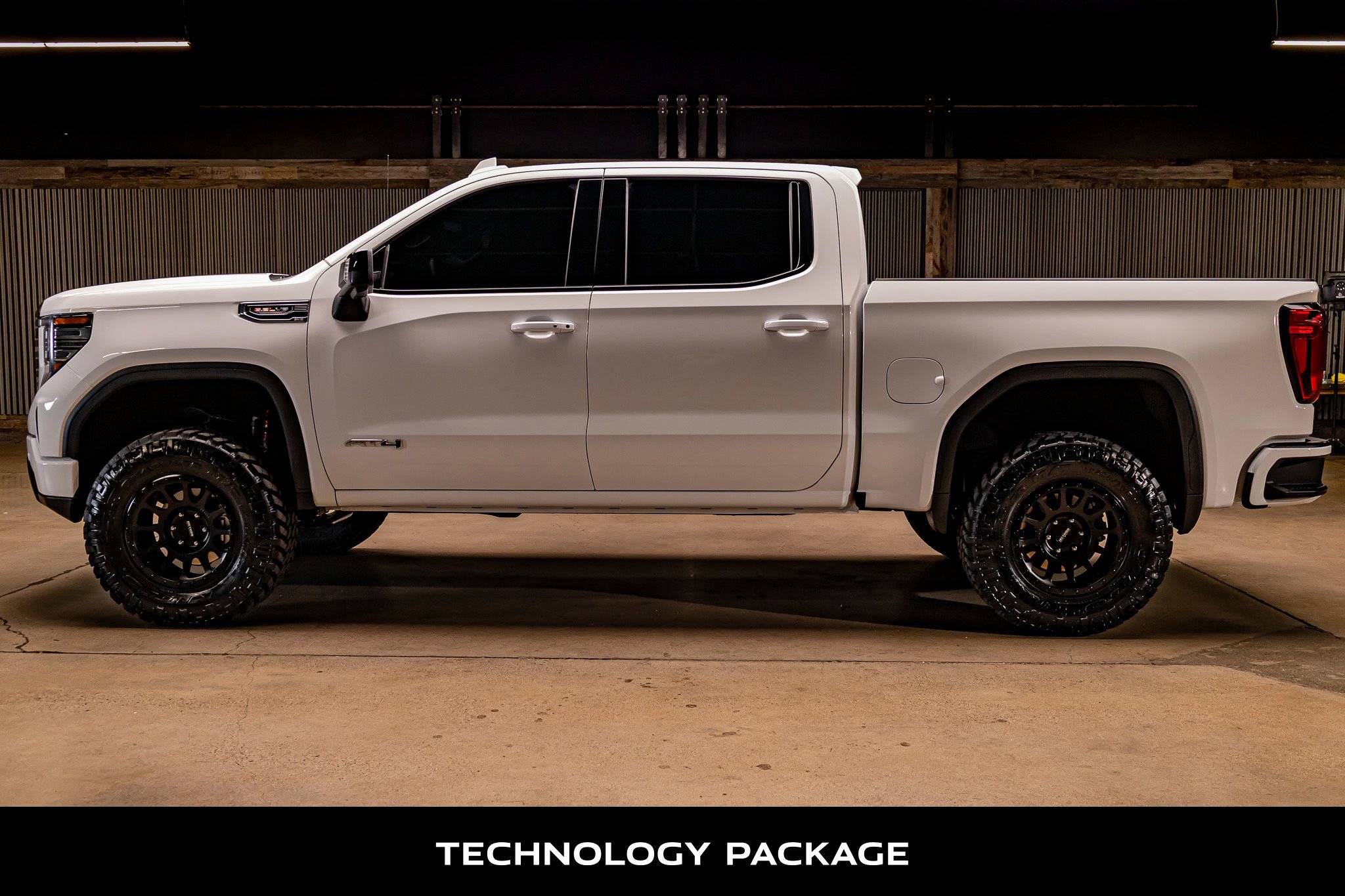 Used 2025 GMC Sierra 1500 AT4 w/ Technology Package image 6