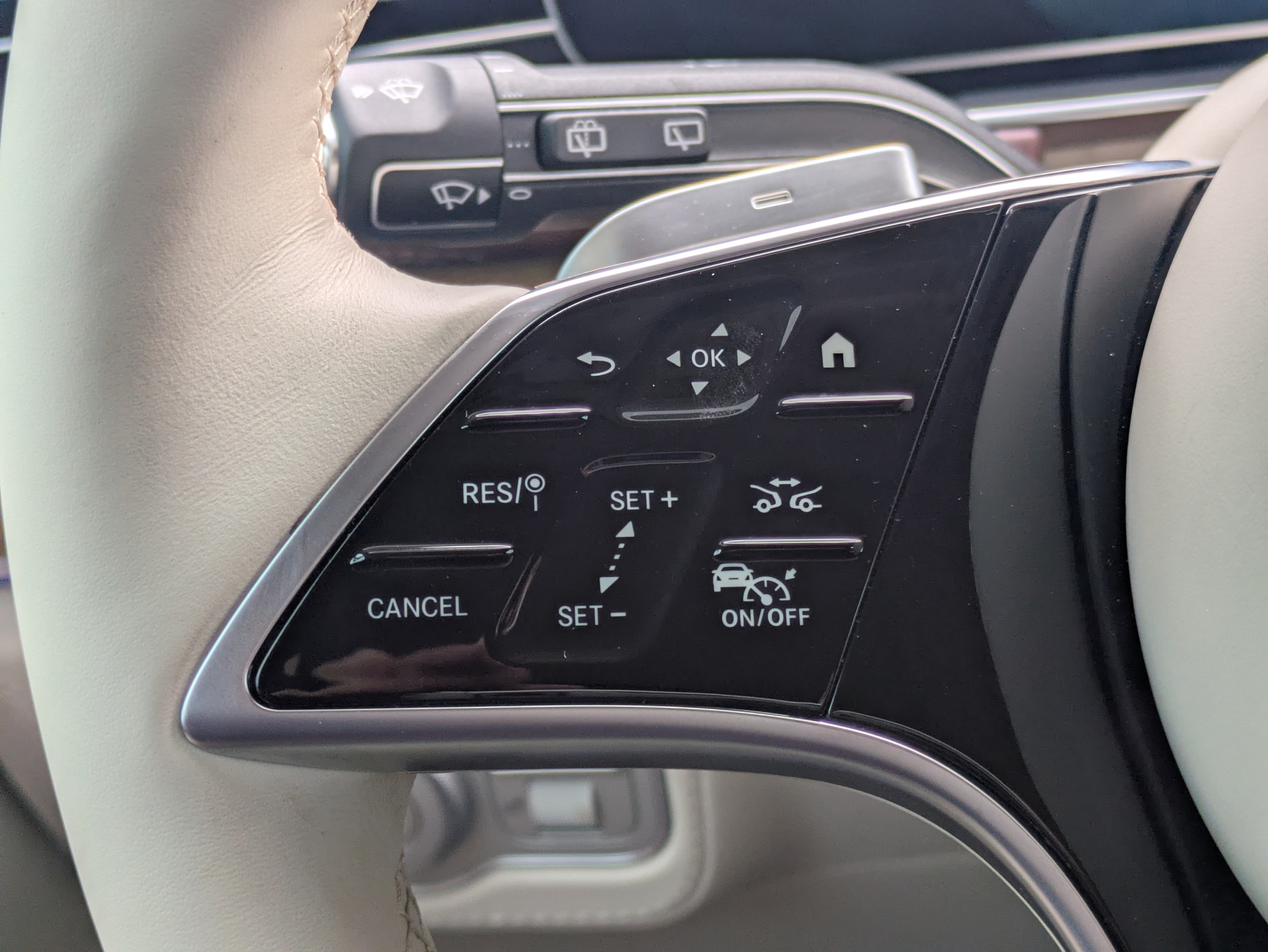 Certified 2026 Mercedes-Benz Maybach GLS 600 4MATIC image 24