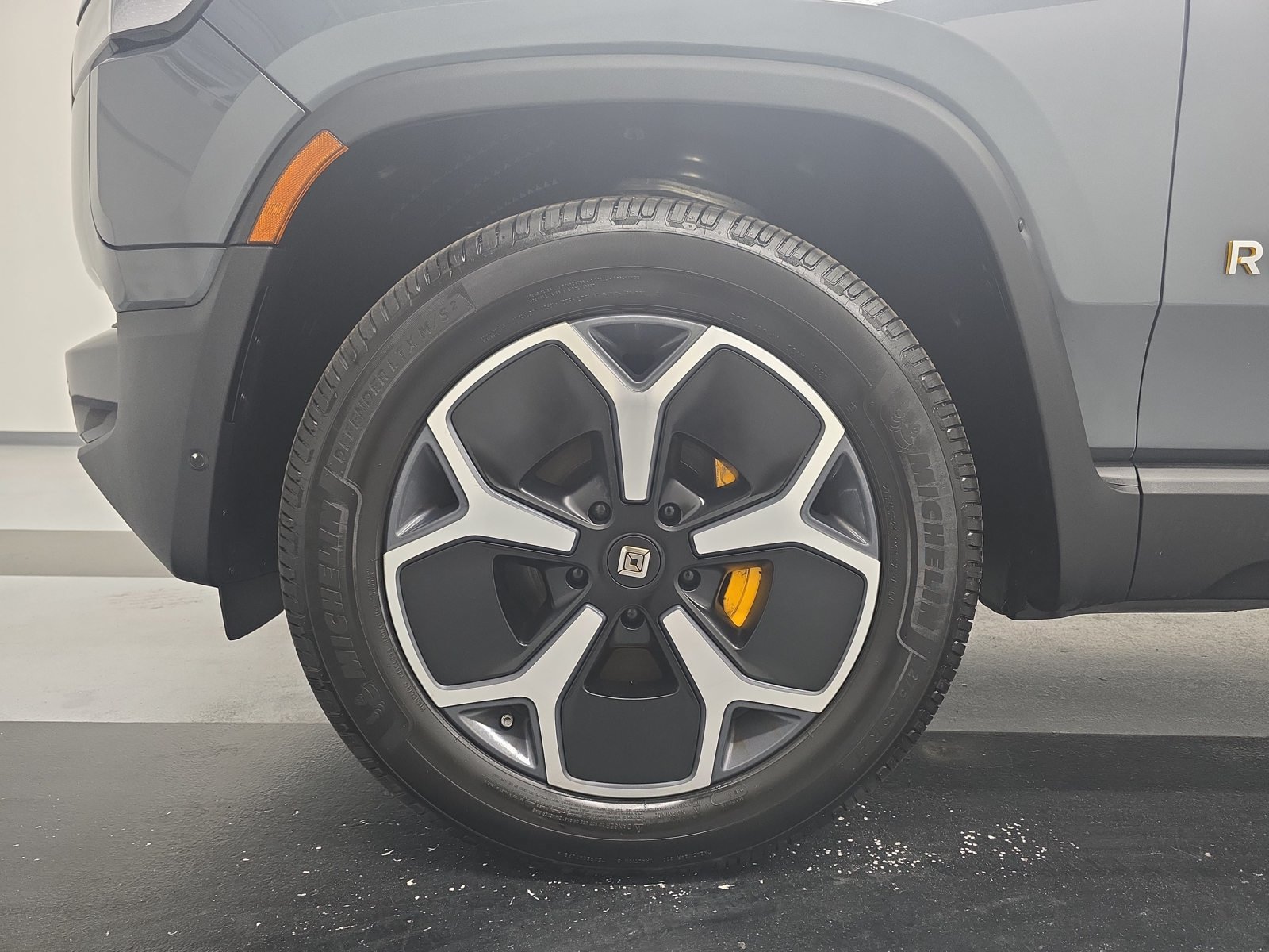 Used 2022 Rivian R1T Adventure AWD/4WD image 9