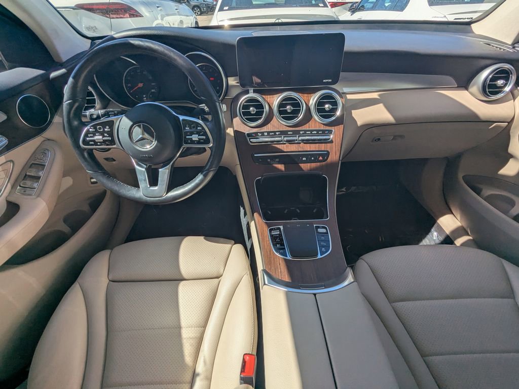 Certified 2022 Mercedes-Benz GLC 300 4MATIC image 2