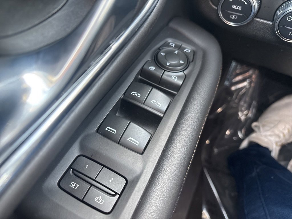 Used 2023 GMC Yukon AT4 w/ AT4 Premium Plus Package image 12