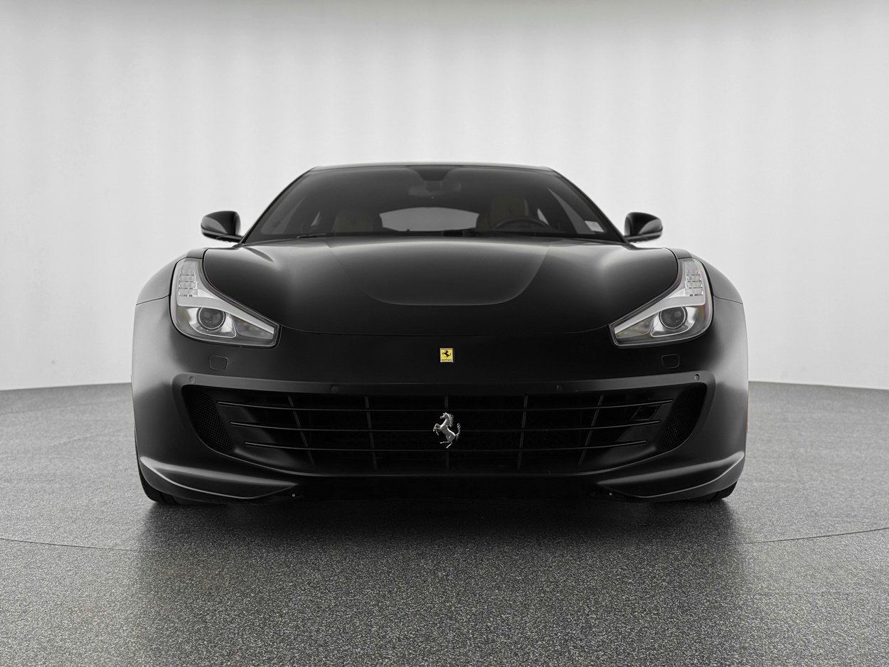 Used 2018 Ferrari GTC4Lusso T image 10