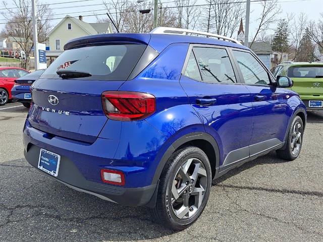 Certified 2024 Hyundai Venue SEL FWD image 44