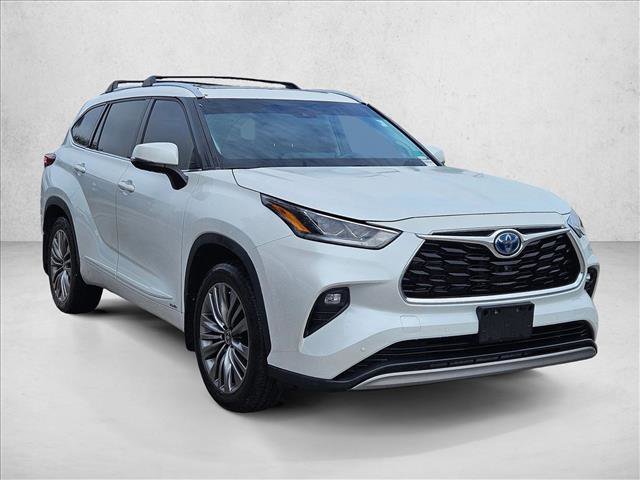 Used 2022 Toyota Highlander Platinum image 3