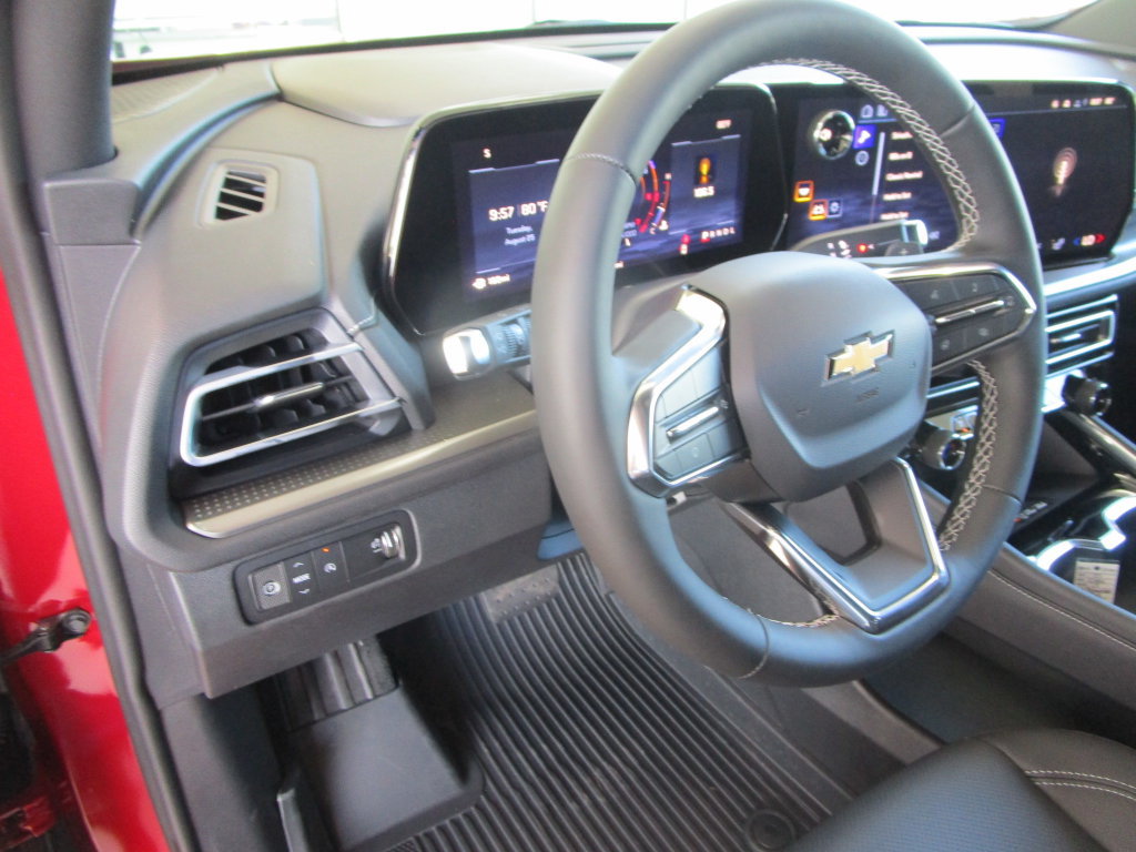 New 2027 Chevrolet Traverse LT w/ Sun and Wheel Package FWD image 21