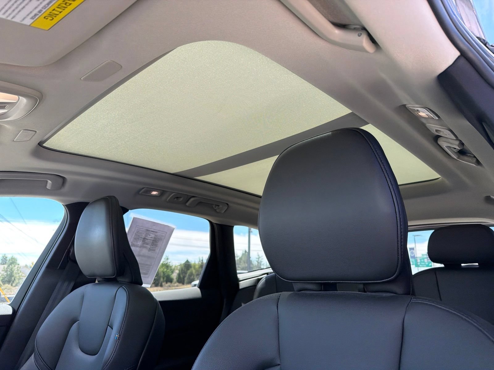 Used 2024 Volvo XC60 B5 Core w/ Protection Package Premier AWD/4WD image 17