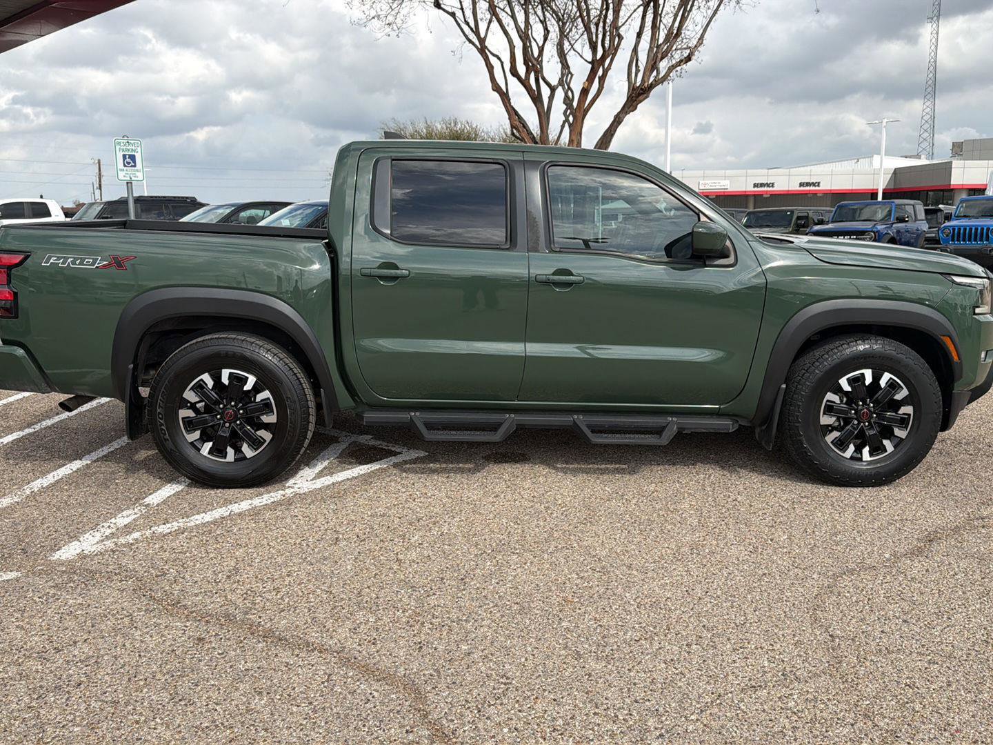 Used 2023 Nissan Frontier Pro-X w/ Technology Package RWD image 2