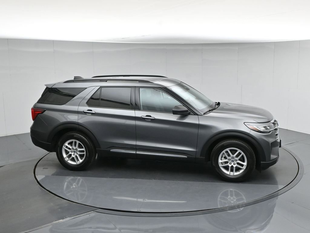Used 2025 Ford Explorer Active RWD image 57