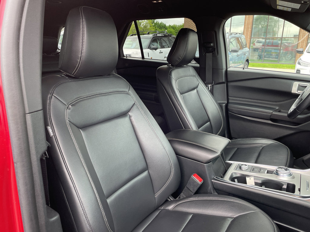 Used 2020 Ford Explorer XLT w/ Equipment Group 202A image 31