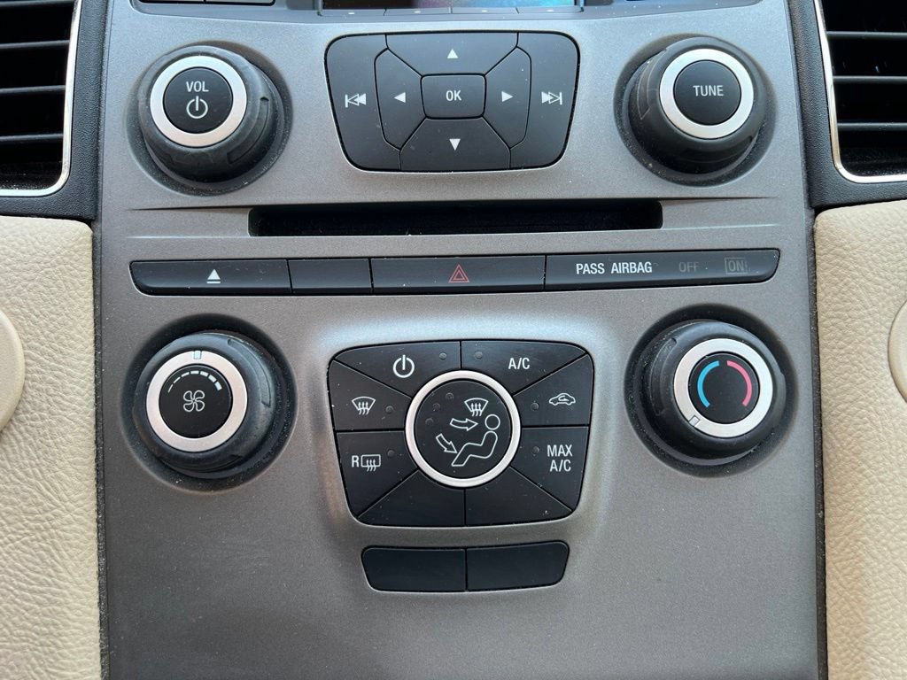 Used 2016 Ford Taurus SE FWD image 25