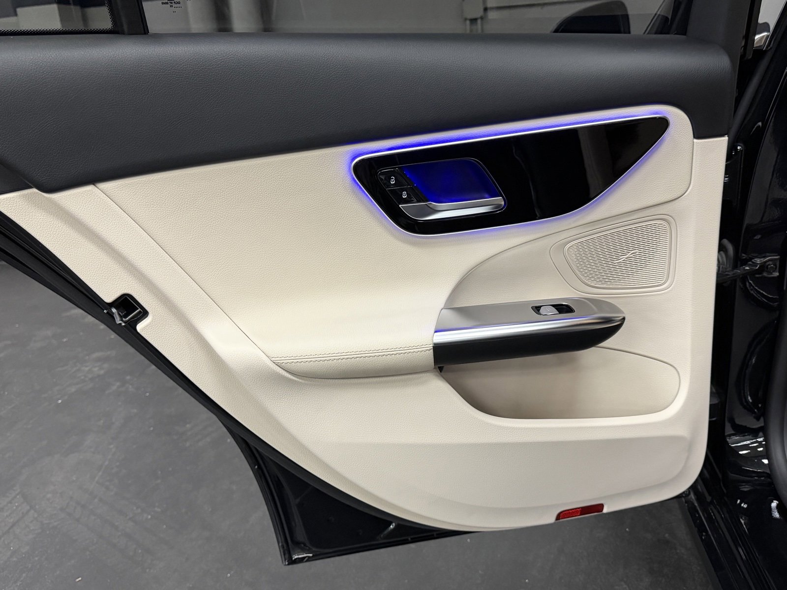 Used 2022 Mercedes-Benz C 300 Sedan image 38