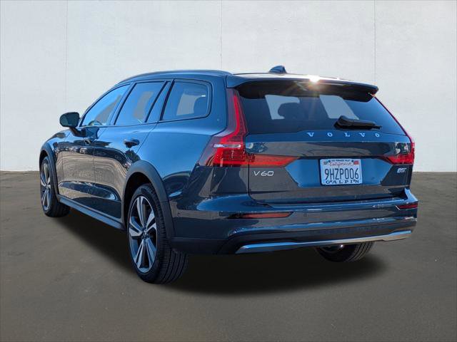 Used 2024 Volvo V60 B5 Cross Country Plus w/ Protection Package Premier image 3
