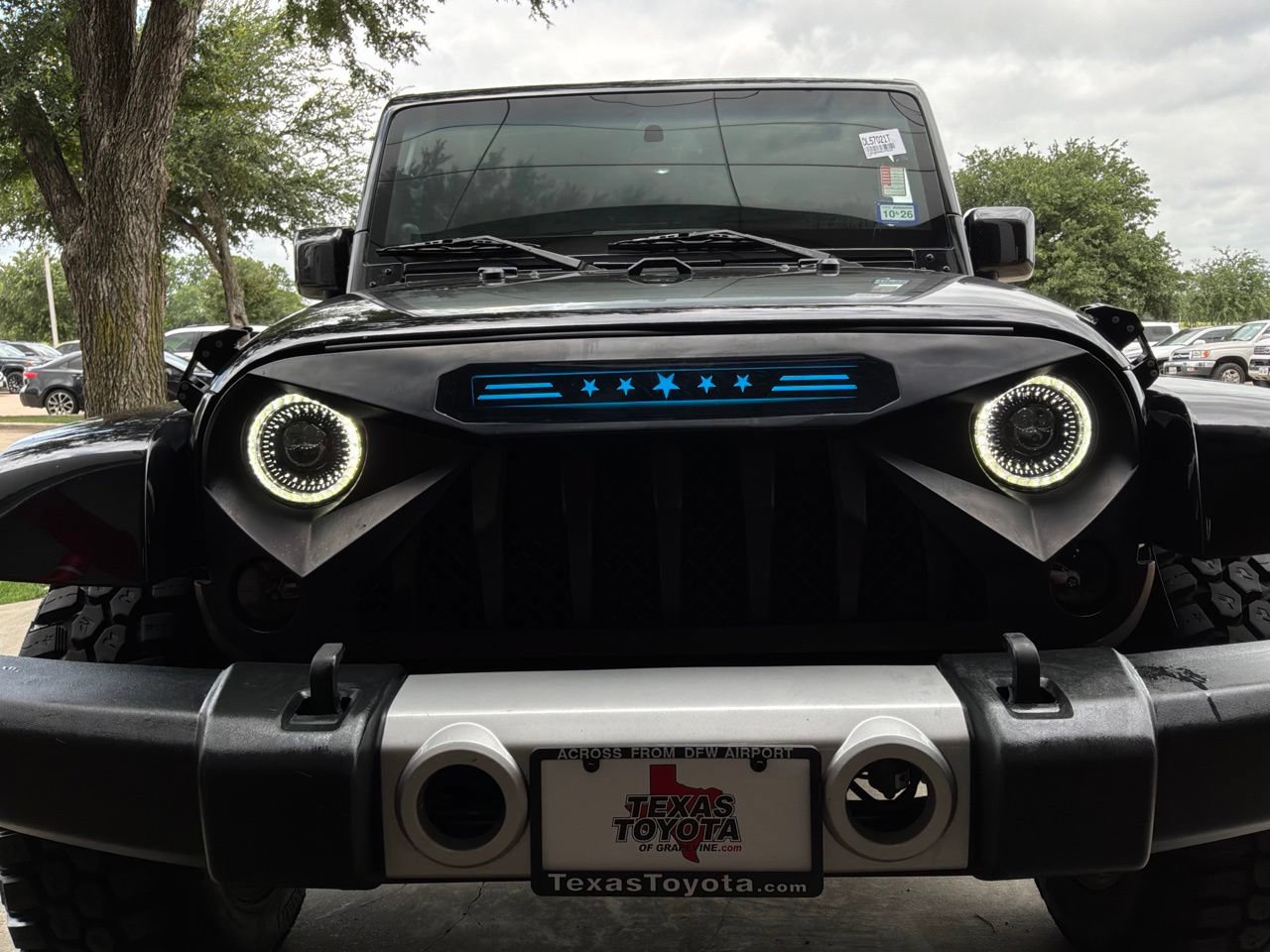 Used 2013 Jeep Wrangler Unlimited Sahara AWD/4WD image 10