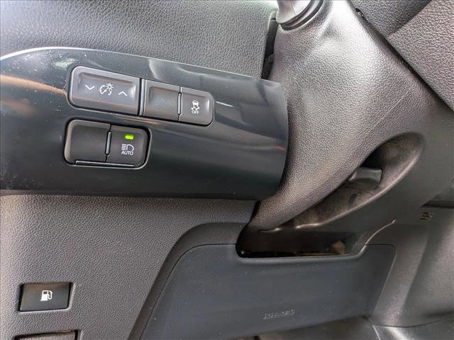 Used 2022 Toyota Prius L Eco image 13