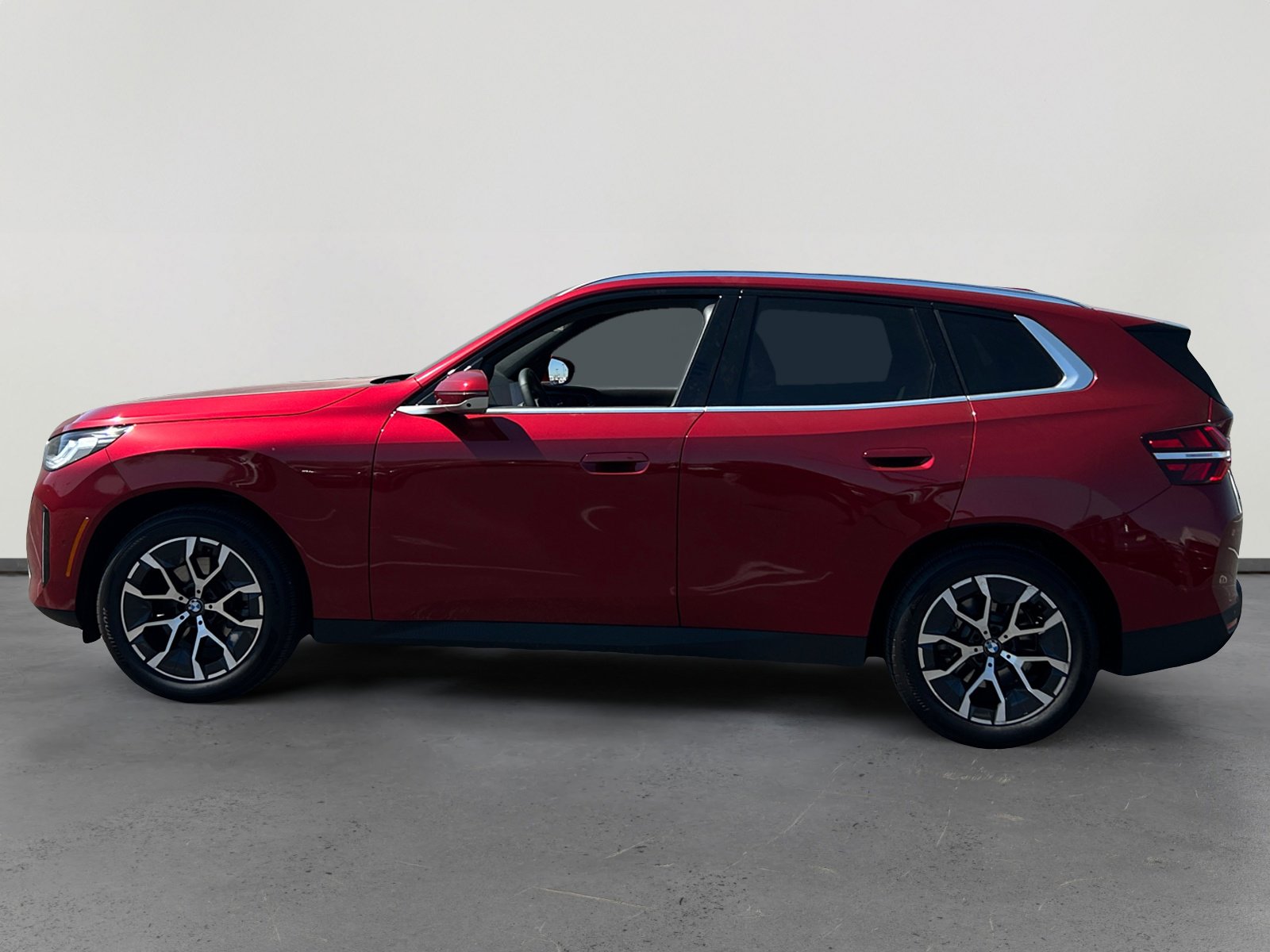 Used 2025 BMW X3 xDrive30i w/ Premium Package image 2