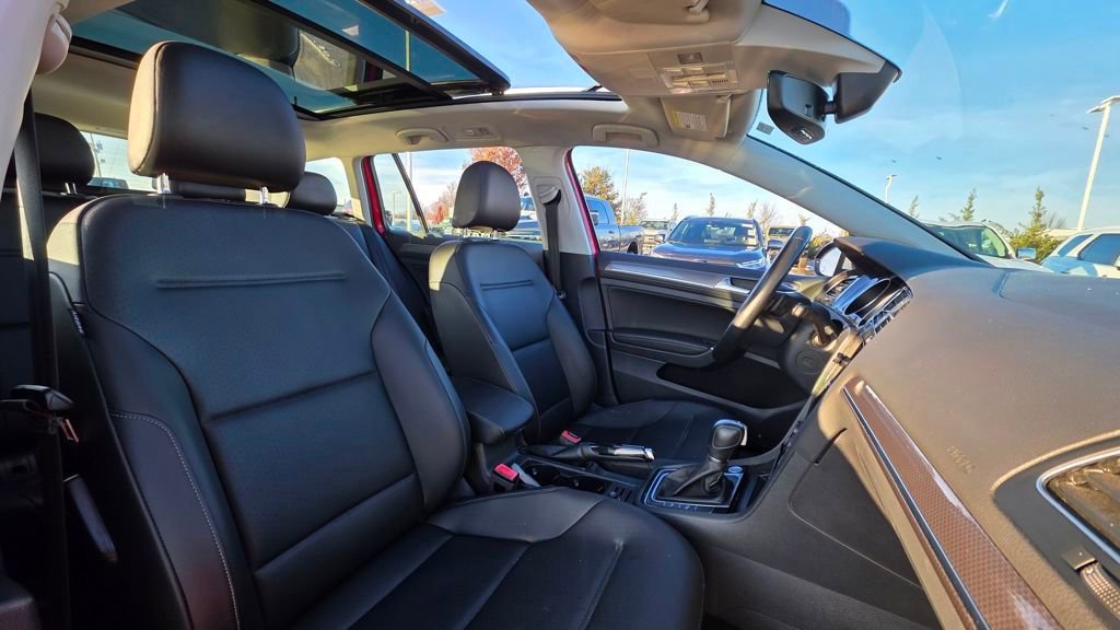 Used 2019 Volkswagen Golf Alltrack SE image 14