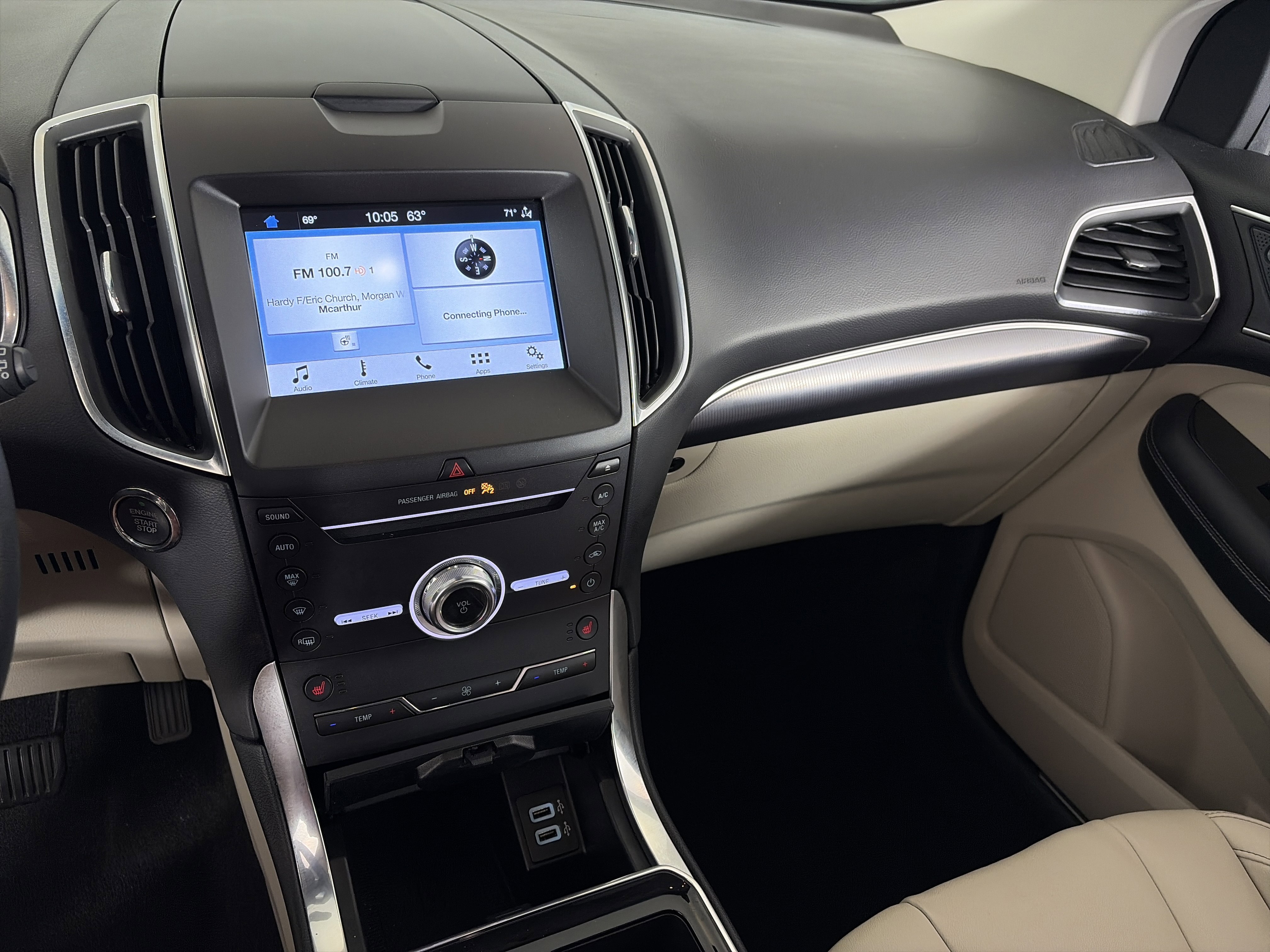 Used 2019 Ford Edge Titanium w/ Cold Weather Package image 4