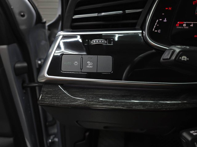 Used 2021 Audi Q7 3.0T Premium Plus w/ Premium Plus Package AWD/4WD image 31