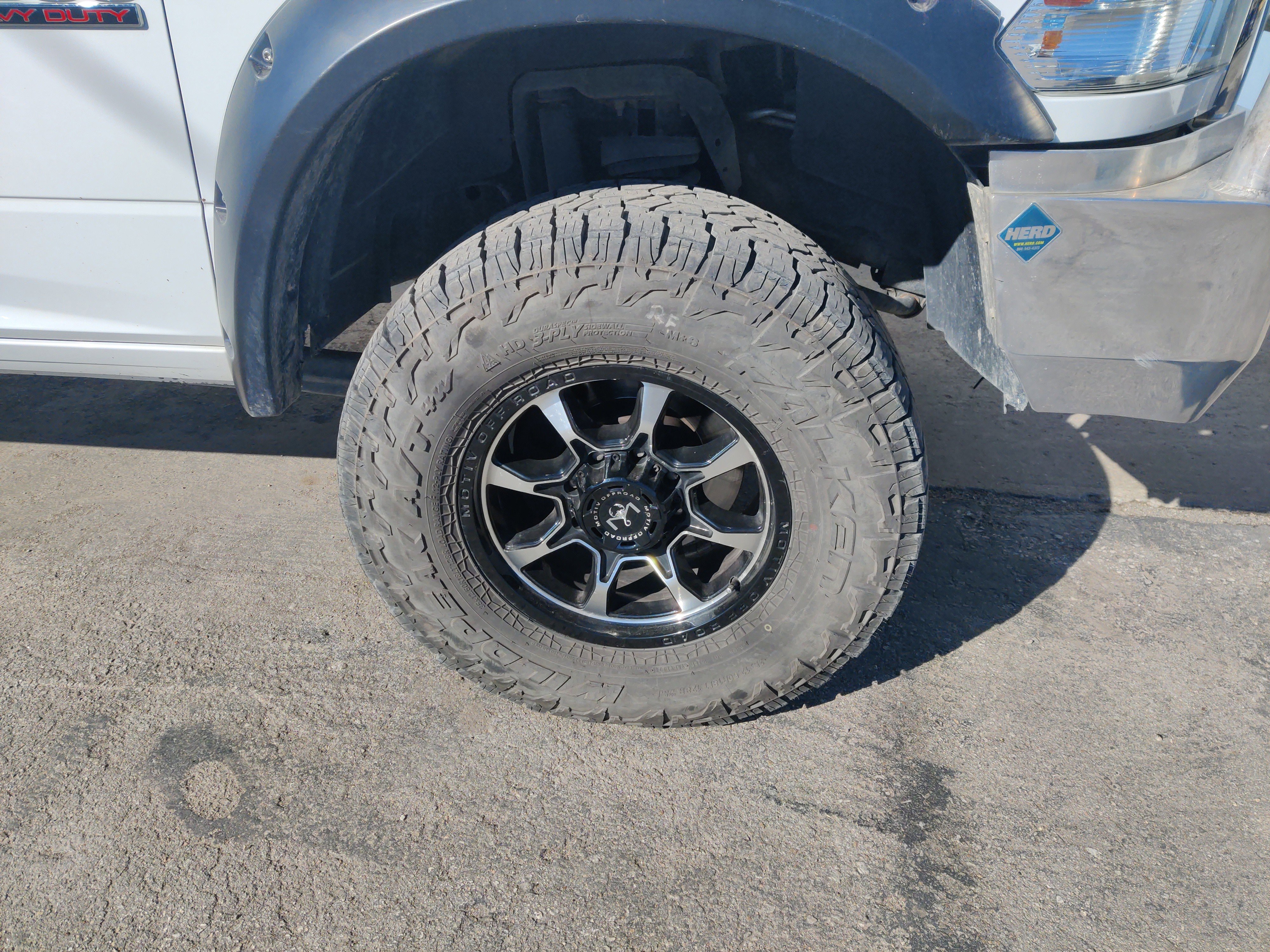 Used 2018 RAM 2500 Tradesman w/ Chrome Appearance Group image 3