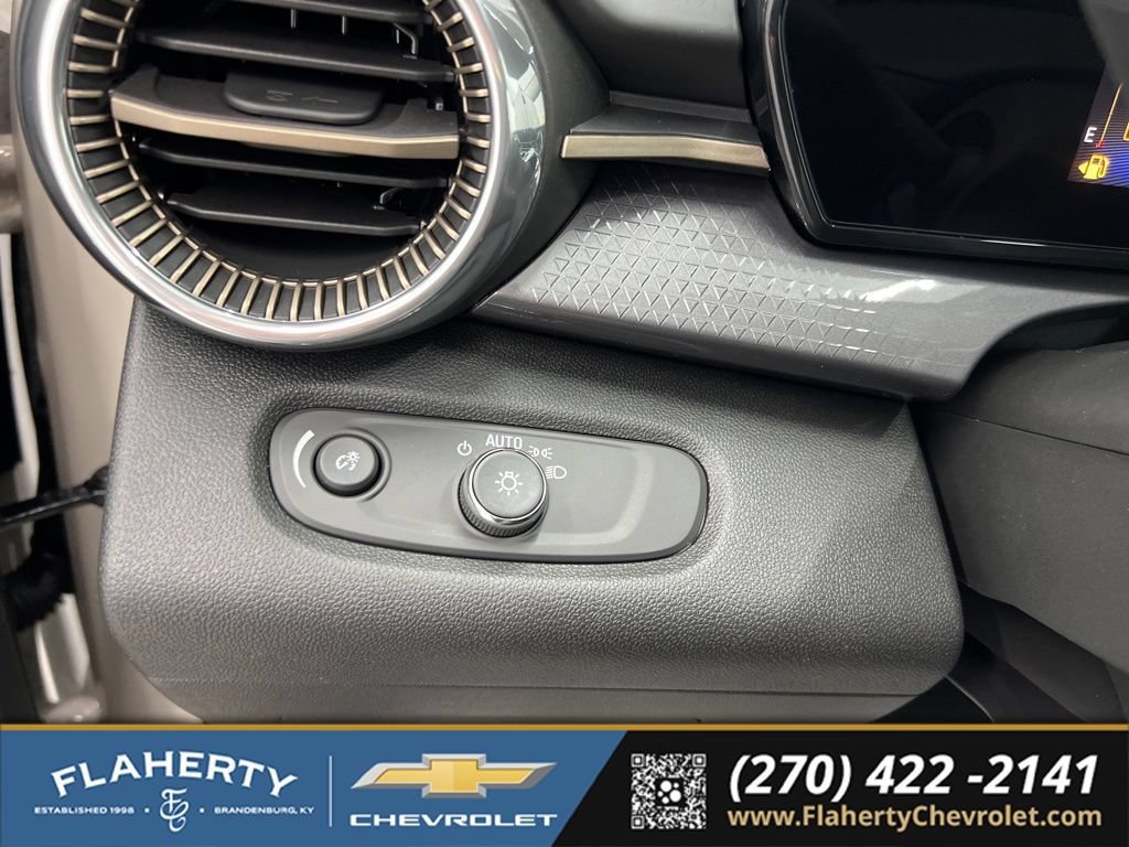 New 2026 Chevrolet Trax ACTIV w/ Driver Confidence Package FWD image 22