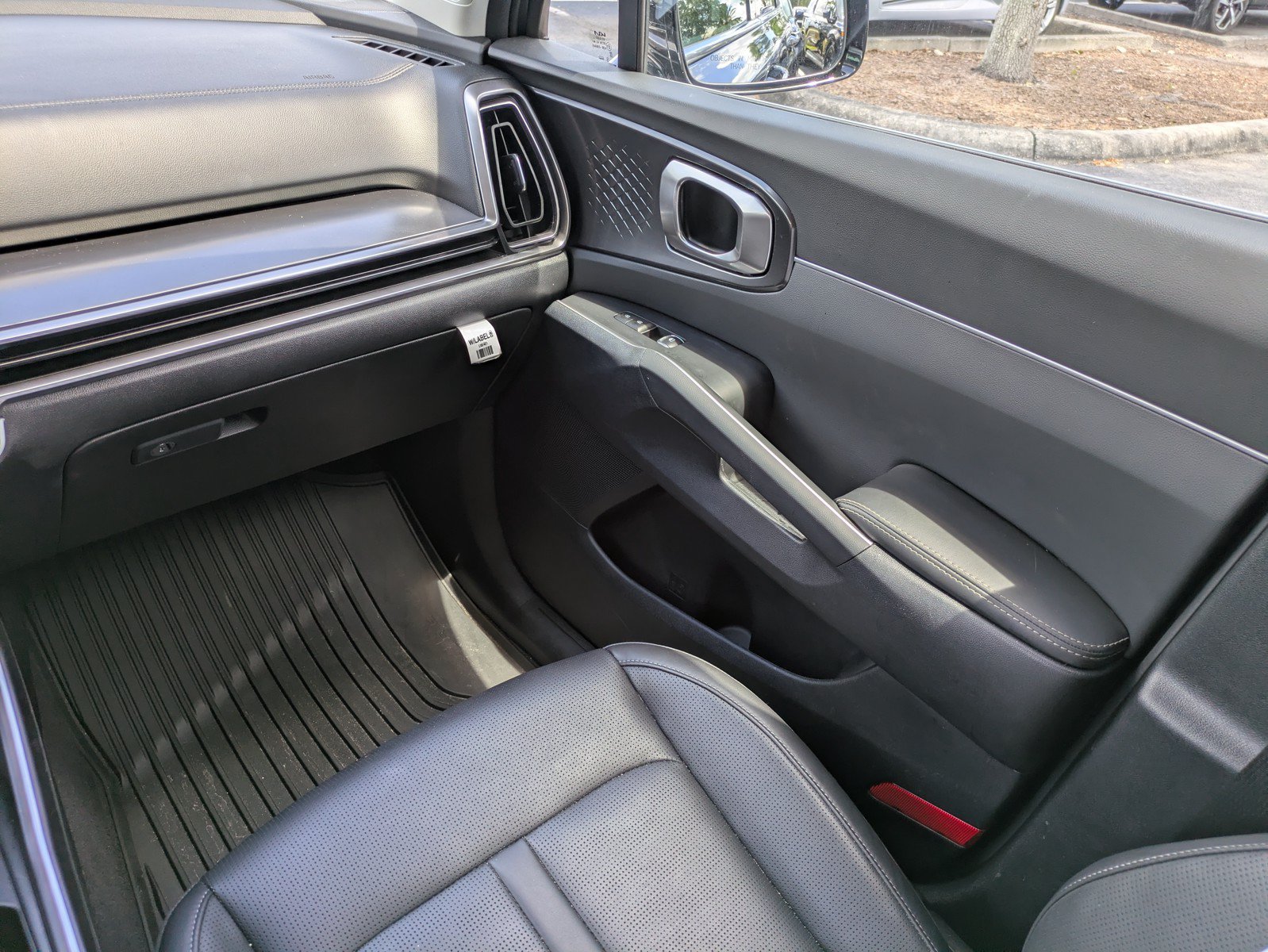 Certified 2026 Kia Sorento S w/ S Panoramic Sunroof Package FWD image 14