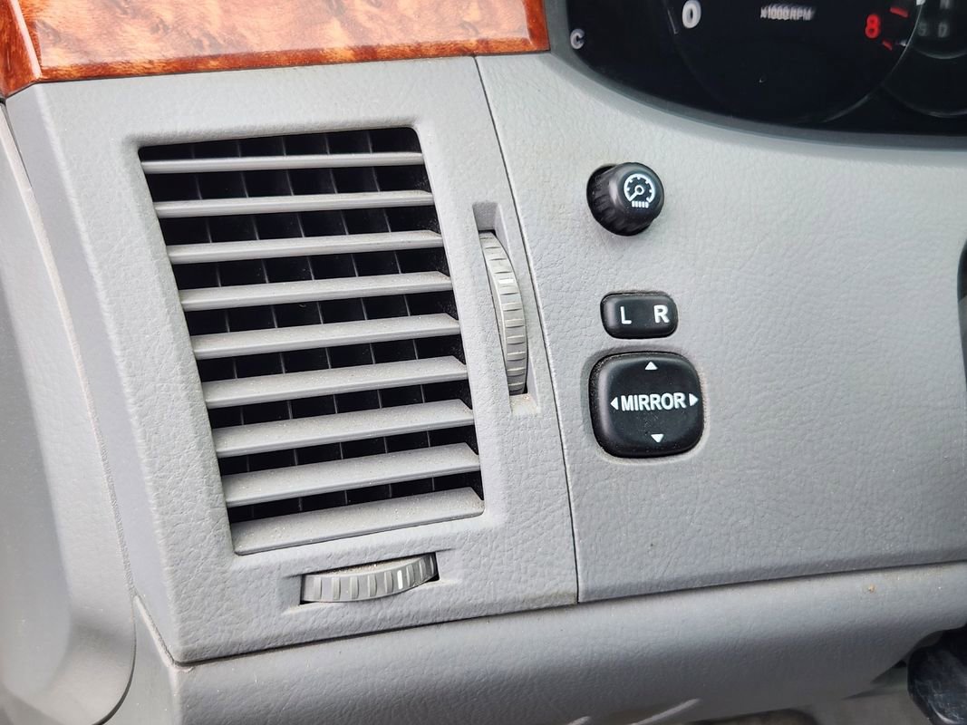 Used 2005 Toyota Avalon XLS FWD image 25