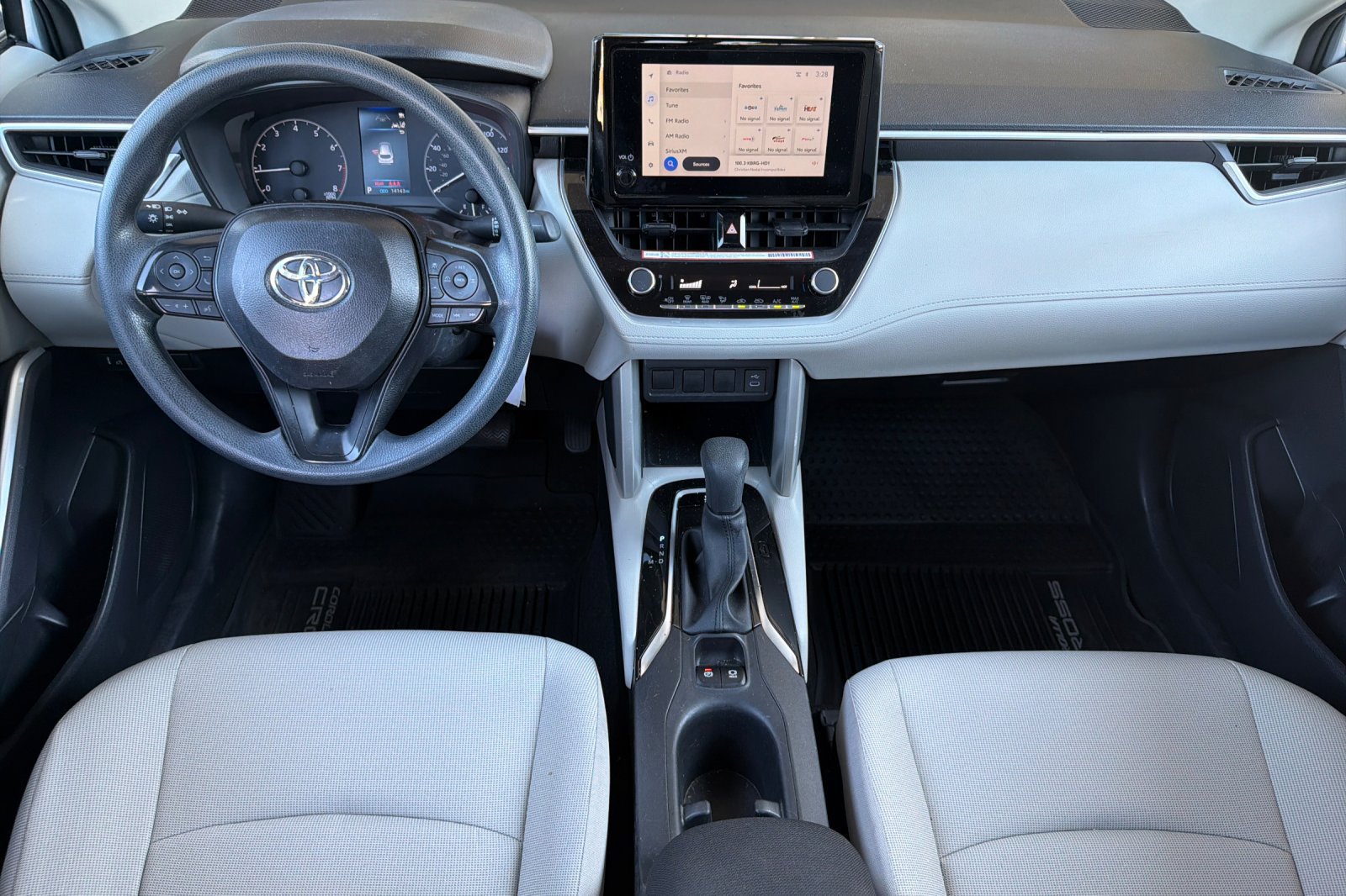 Used 2025 Toyota Corolla Cross L FWD image 17