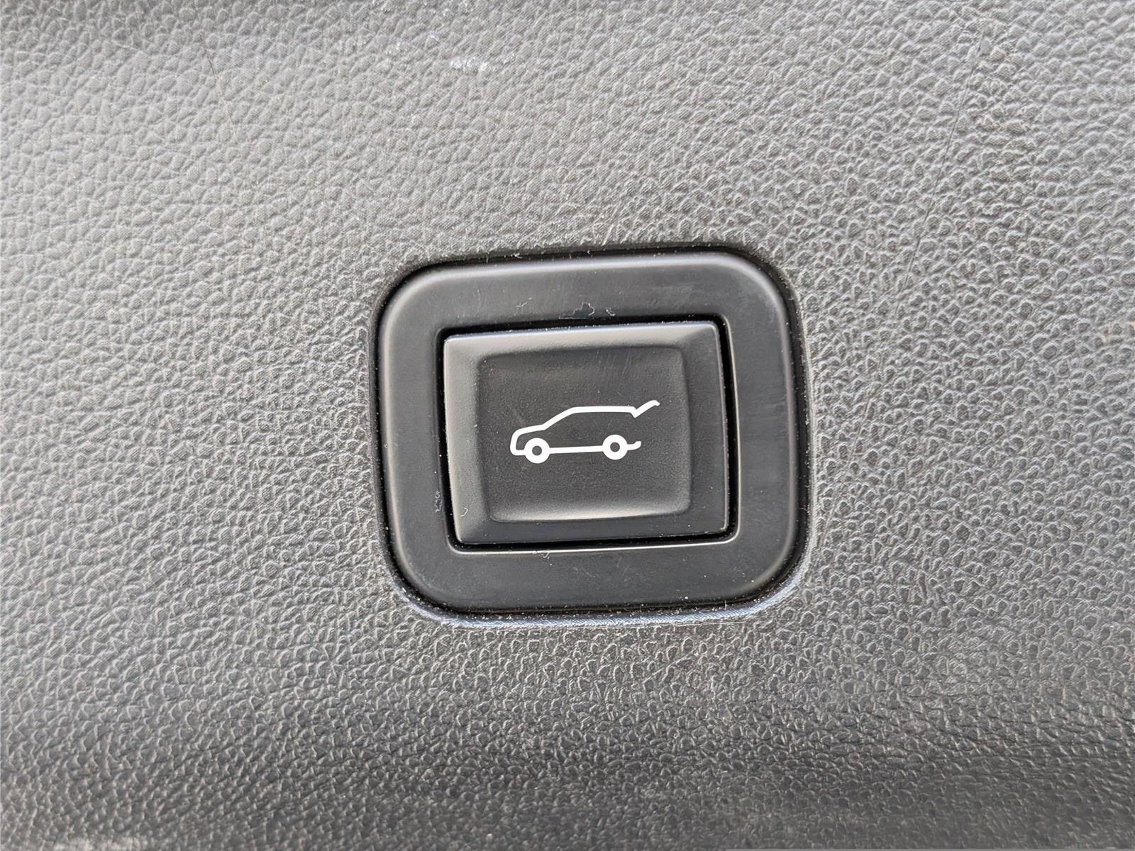 Used 2021 Chevrolet Tahoe LT w/ LT Signature Package AWD/4WD image 16