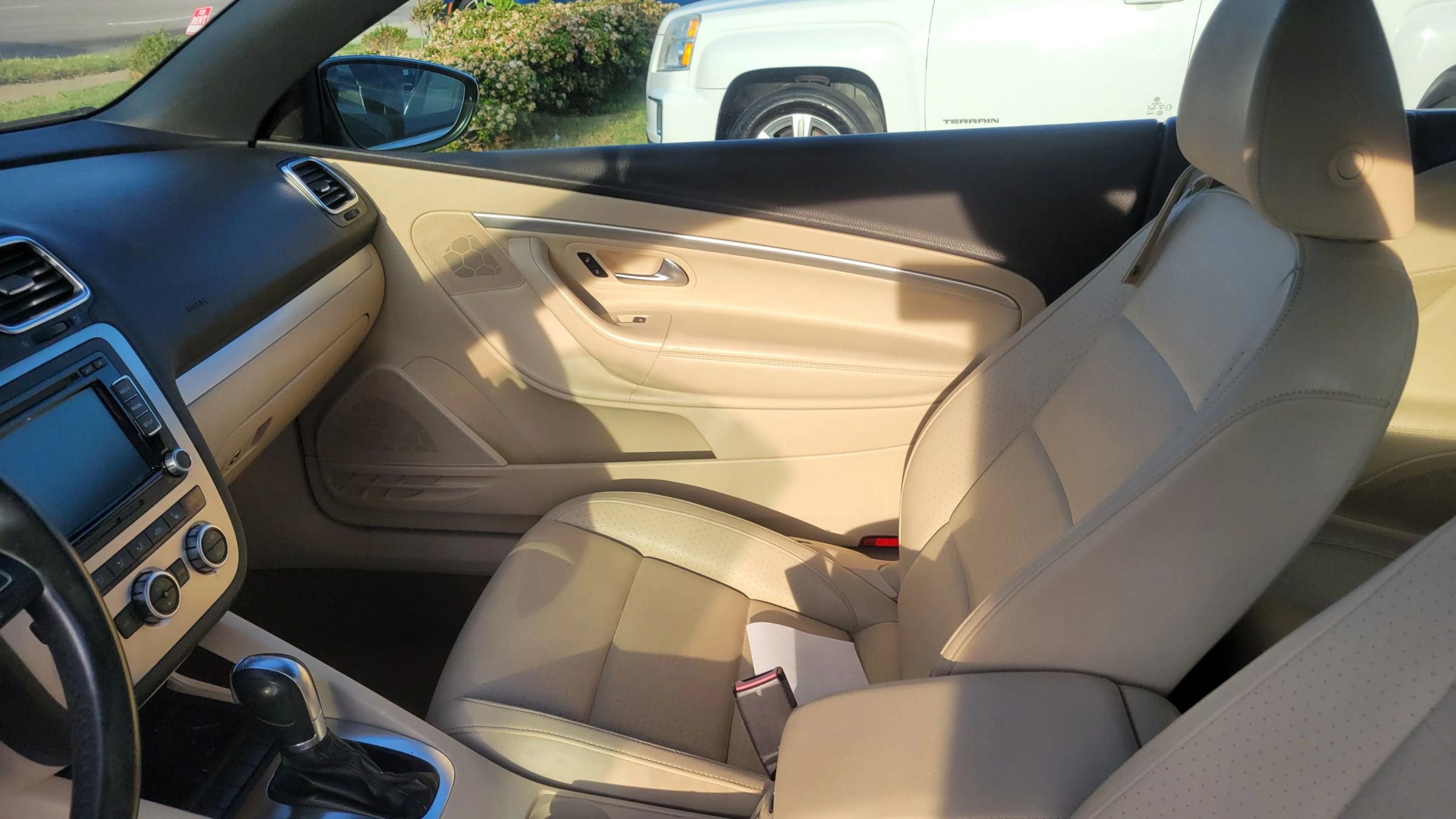 Used 2013 Volkswagen Eos Komfort FWD image 9
