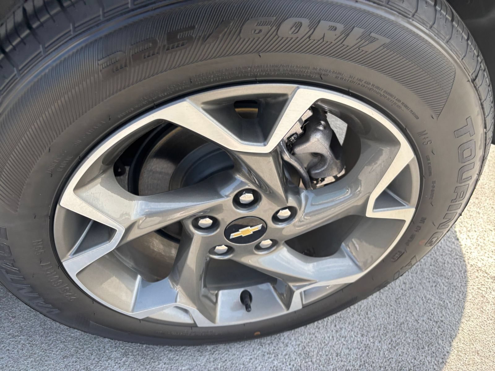Used 2025 Chevrolet Trax LT FWD image 29