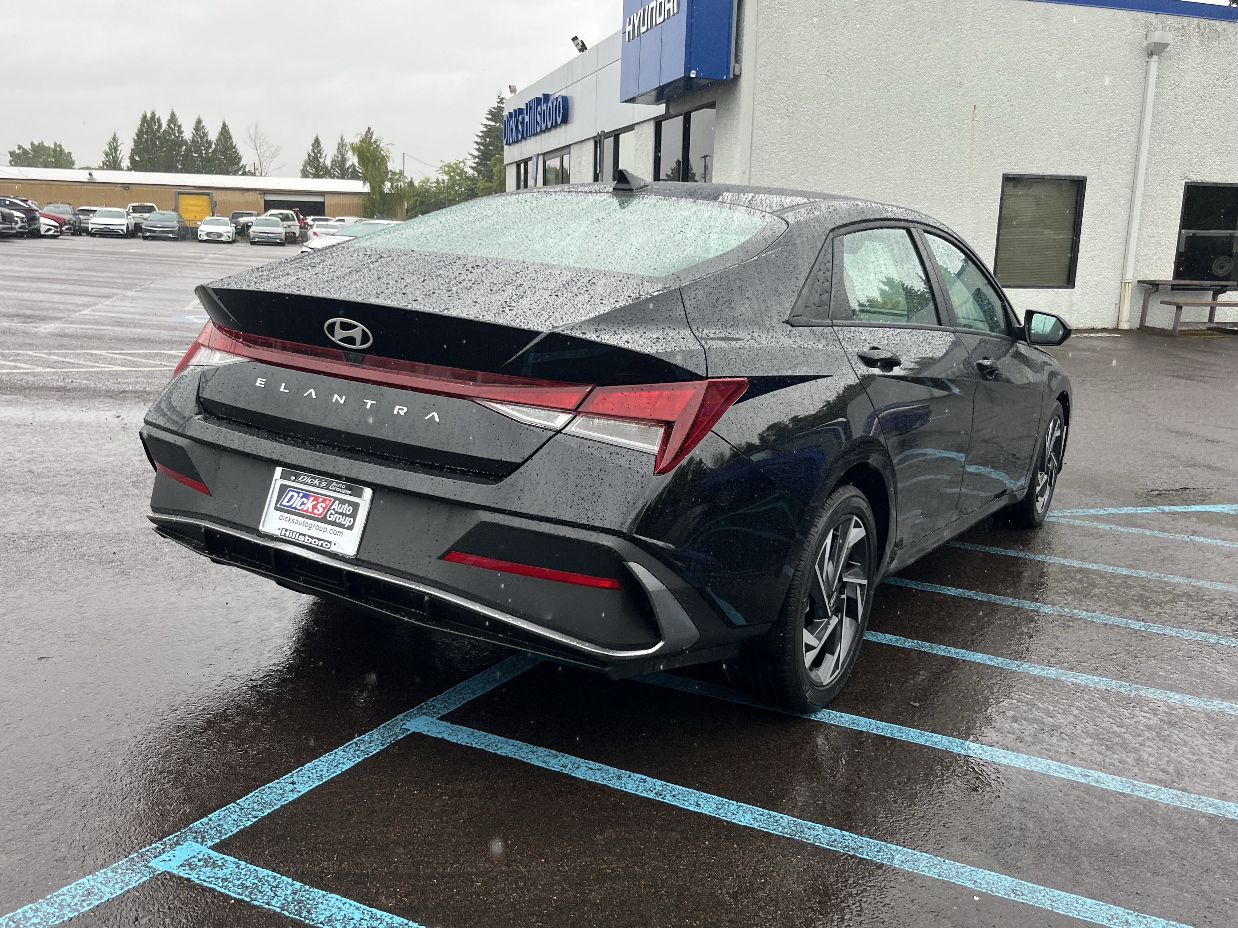 Used 2025 Hyundai Elantra SEL FWD image 5