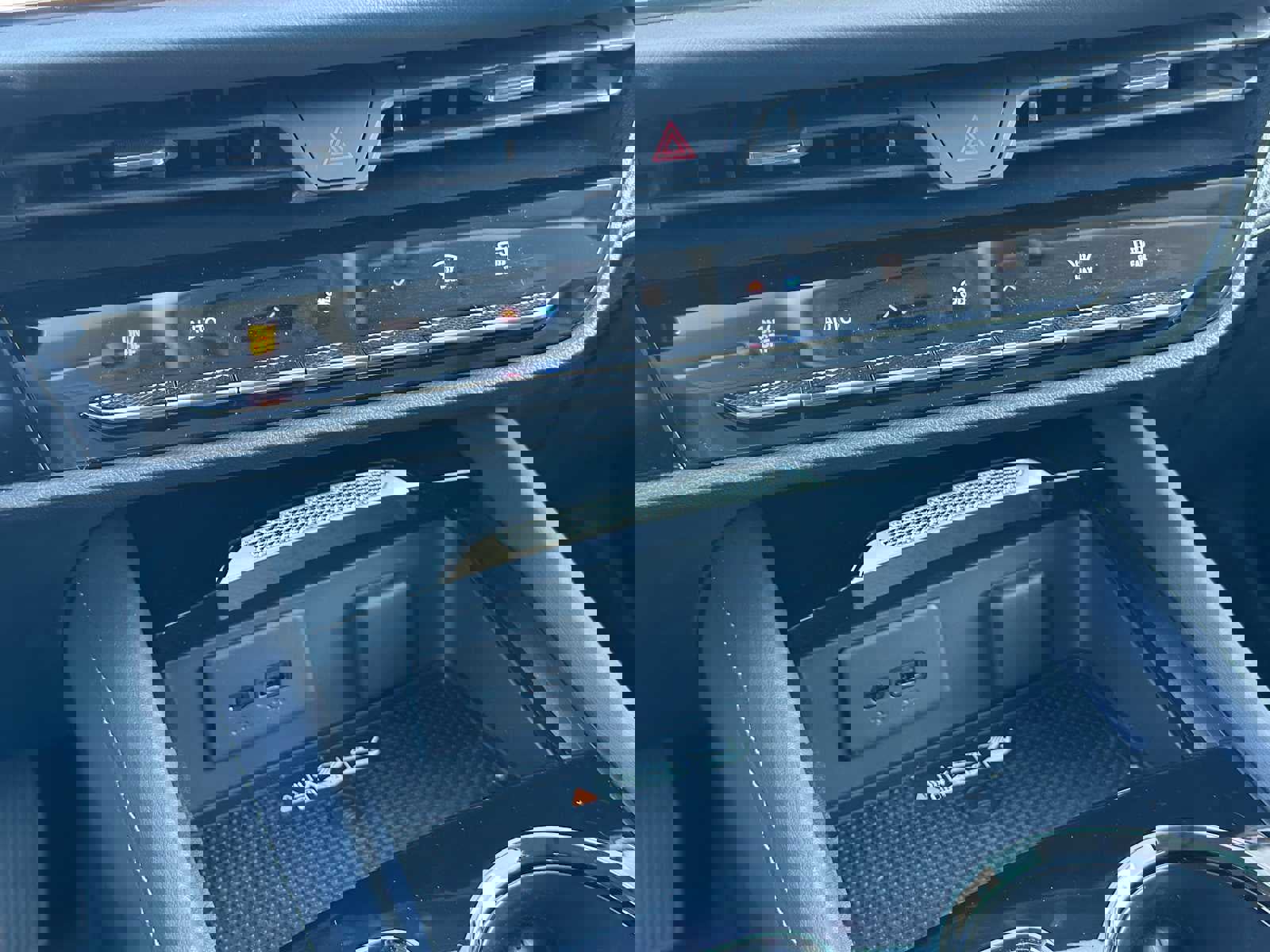 New 2025 Buick Envision Avenir image 30