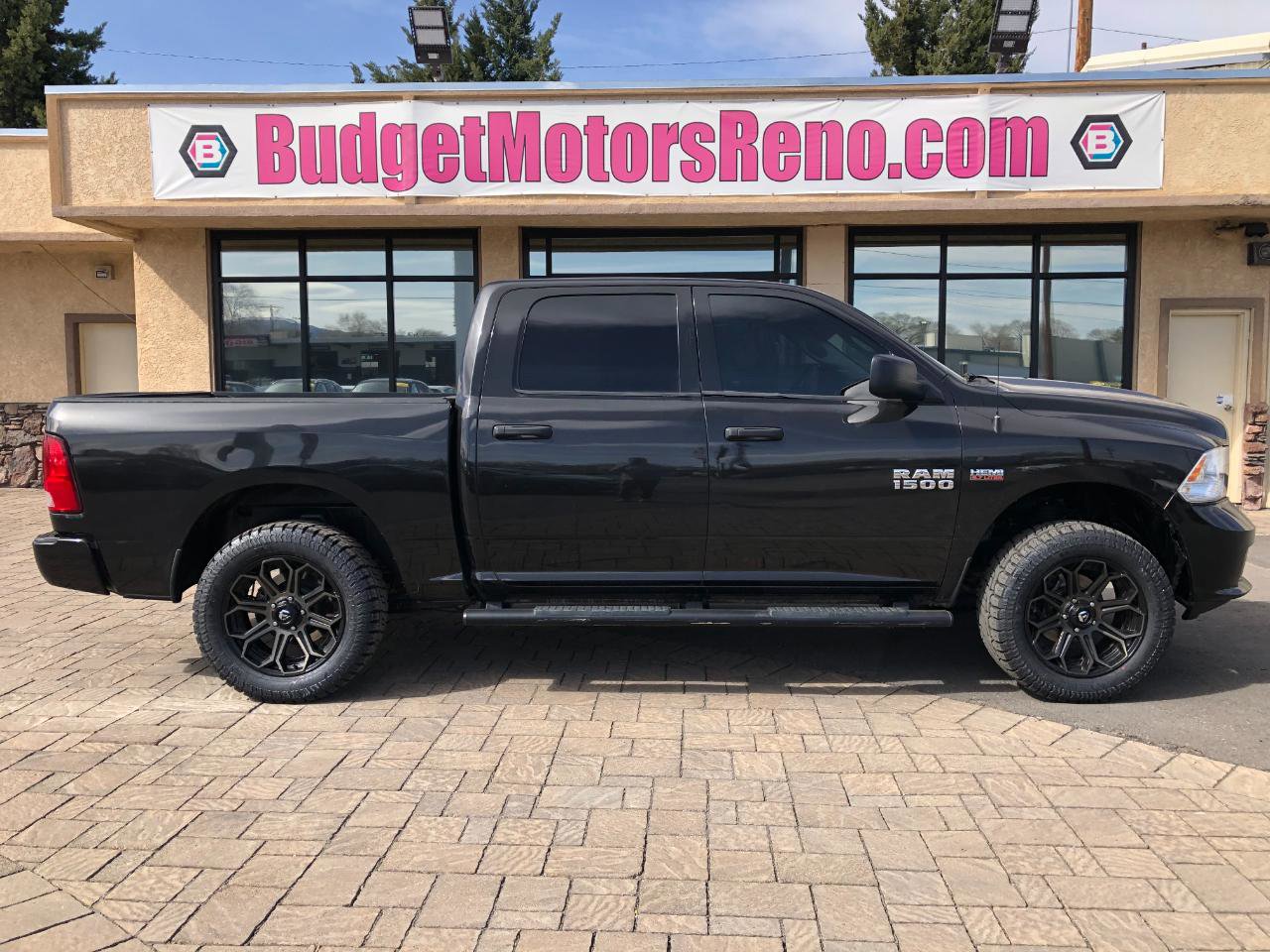 Used 2017 RAM 1500 Express w/ Express Value Package AWD/4WD image 1