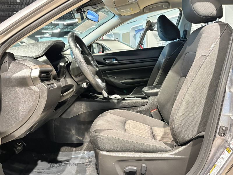 Used 2024 Nissan Altima 2.5 SV image 21