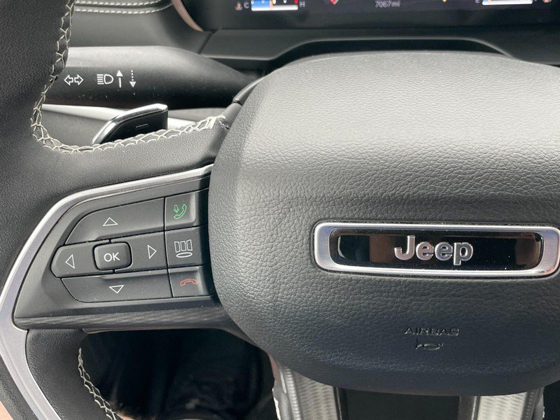 Used 2024 Jeep Grand Cherokee Altitude AWD/4WD image 26