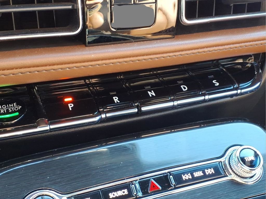 Used 2022 Lincoln Nautilus Reserve w/ Cargo Utility Package AWD/4WD image 11