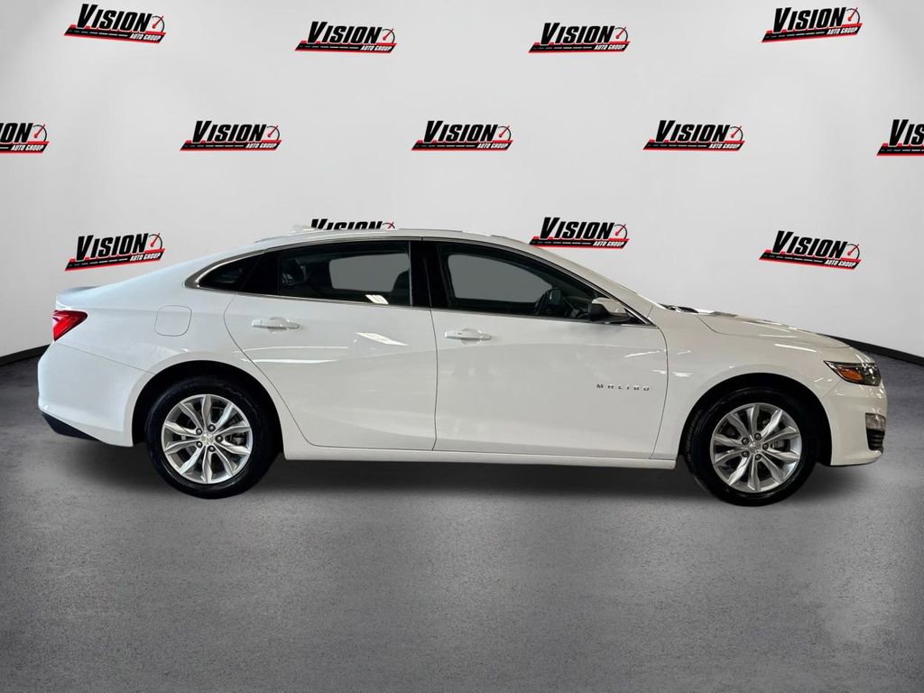 Used 2025 Chevrolet Malibu LT image 4