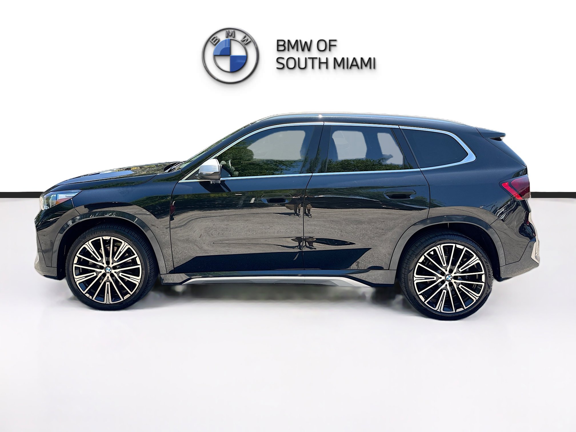 Used 2024 BMW X1 xDrive28i w/ Convenience Package image 4