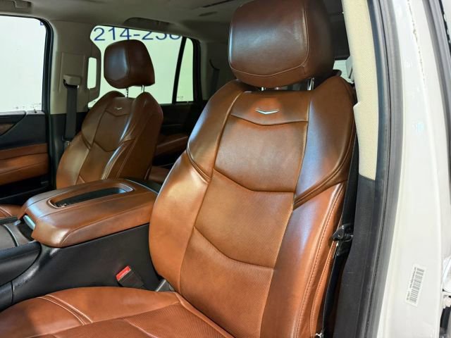 Used 2018 Cadillac Escalade Premium Luxury AWD/4WD image 22